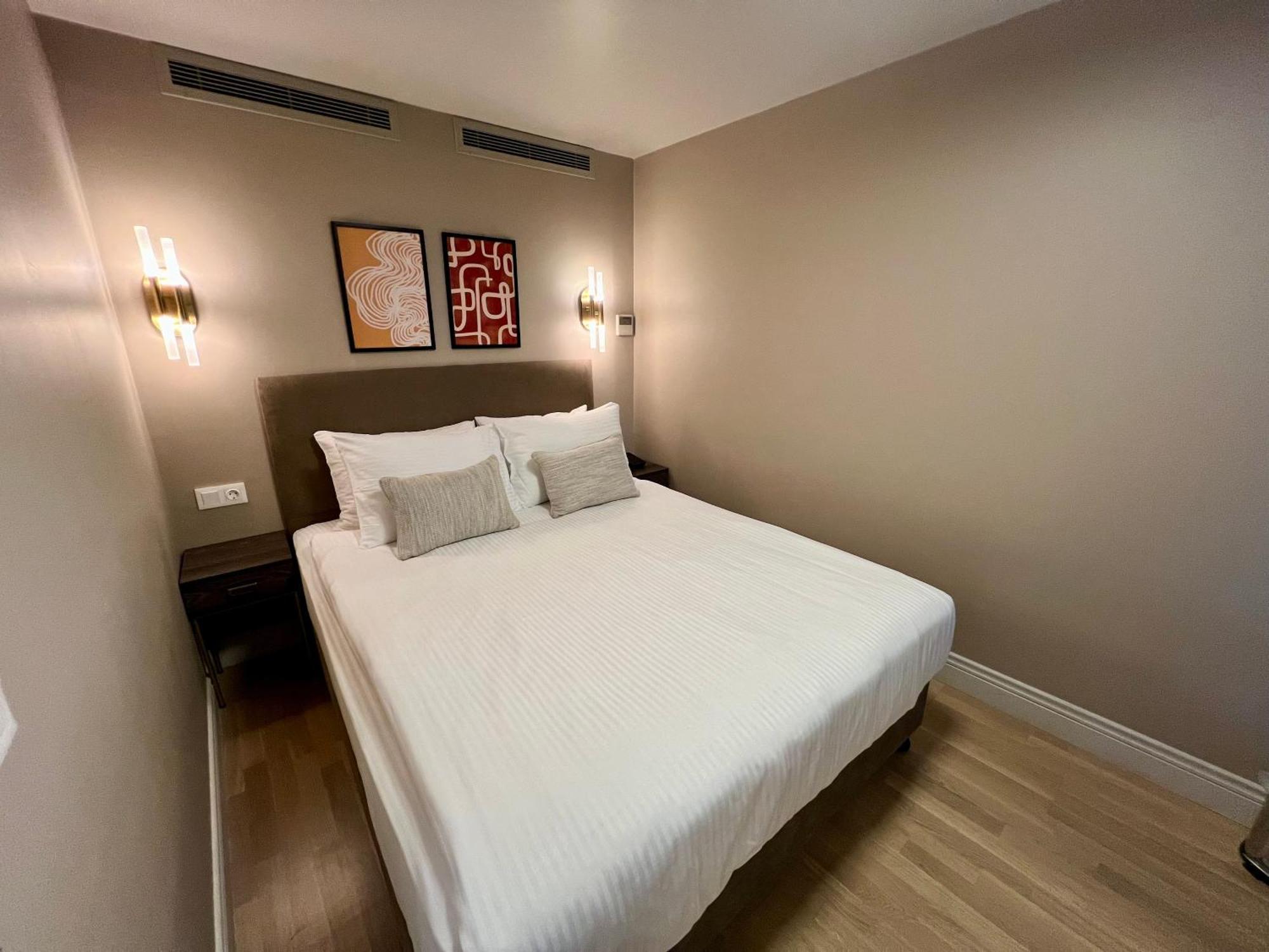 Weingart Hotel 4*